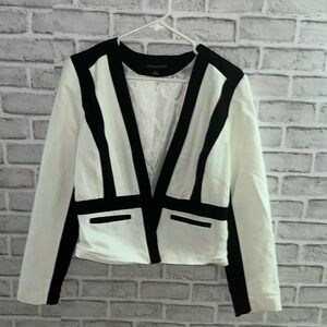 Women’s Cynthia Rowley sleek lined blazer size M fitted black and white
